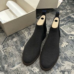 NEW in box mens Rothy’s boots